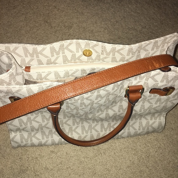Michael Kors Purse AUTHENTIC - Picture 7 of 8